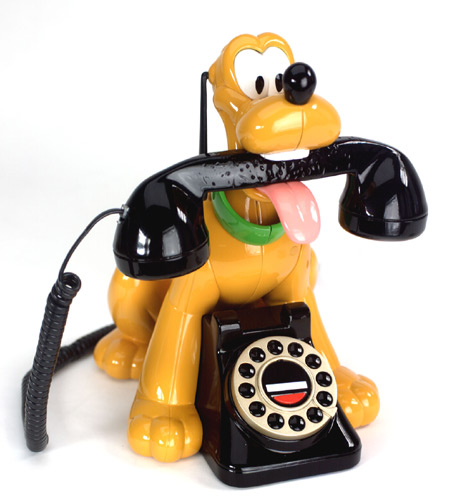 Digital commerical photography of a dog telelphone of RJ Studios - Product photography